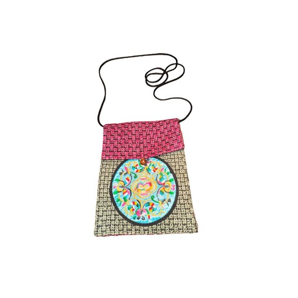 Vintage Handcrafted Embroidered Oriental Crossbody Travel Bag - Picture 3 of 9